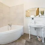 Casa de hóspedes L'oree Du Mans 4*